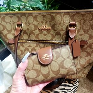 PURSE-COACH